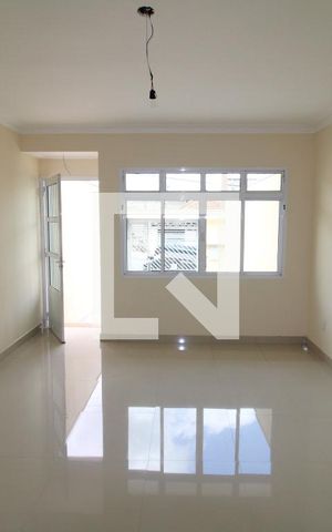 Casa à venda com 90m², 2 quartos e 3 vagasSala