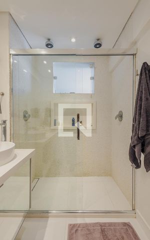 Apartamento à venda com 270m², 3 quartos e 1 vagaBanheiro da Suíte