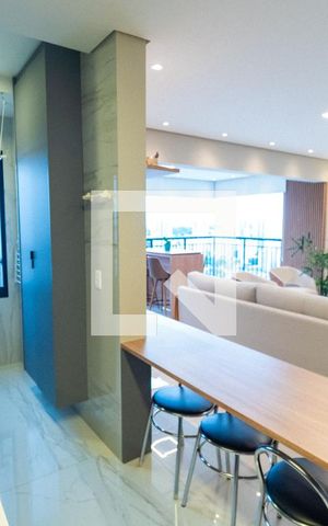 Apartamento à venda com 81m², 2 quartos e 2 vagas Apartamento à venda com 81m², 2 quartos e 2 vagasCozinha e Área de Serviço