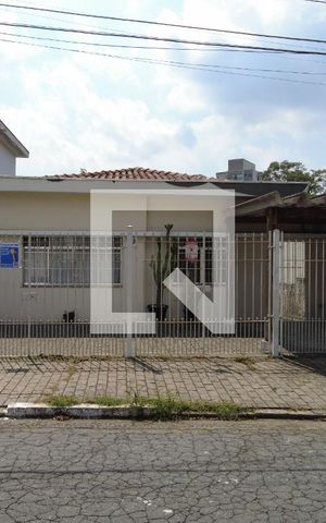 Casa à venda com 300m², 3 quartos e 3 vagasFachada