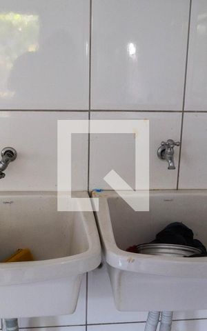 Casa à venda com 450m², 5 quartos e 5 vagas Casa à venda com 450m², 5 quartos e 5 vagasÁrea de Serviço