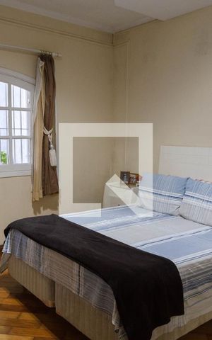Casa à venda com 450m², 5 quartos e 5 vagas Casa à venda com 450m², 5 quartos e 5 vagasQuarto 5