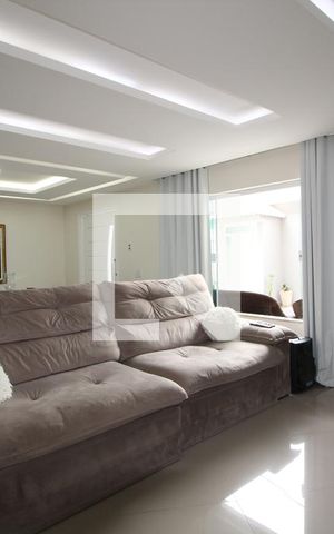 Casa de condomínio à venda com 560m², 4 quartos e 2 vagasSala 1