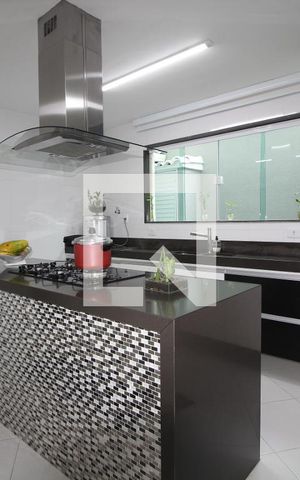 Casa de condomínio à venda com 560m², 4 quartos e 2 vagasCozinha