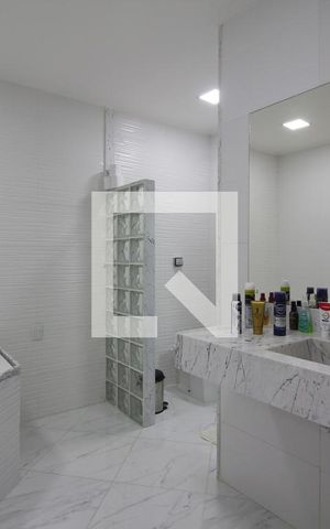 Casa de condomínio à venda com 560m², 4 quartos e 2 vagasBanheiro da Suíte 3