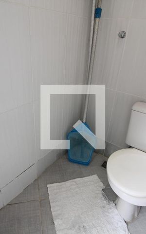 Casa de condomínio à venda com 560m², 4 quartos e 2 vagasBanheiro de Serviço