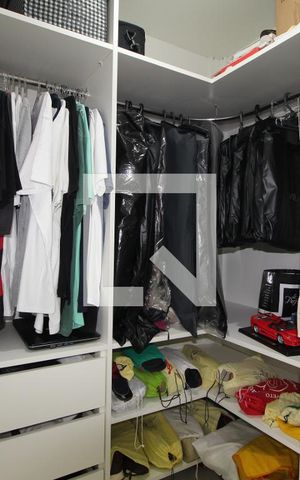 Casa de condomínio à venda com 560m², 4 quartos e 2 vagasCloset da Suíte 1