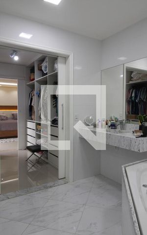 Casa de condomínio à venda com 560m², 4 quartos e 2 vagasBanheiro da Suíte 3