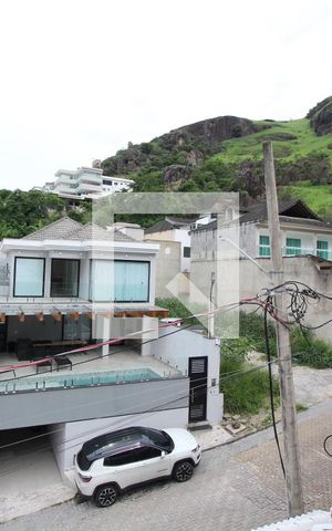 Casa de condomínio à venda com 560m², 4 quartos e 2 vagasVista da Frente