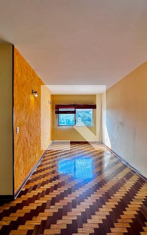 Apartamento à venda com 92m², 2 quartos e 1 vaga Apartamento à venda com 92m², 2 quartos e 1 vagaSala