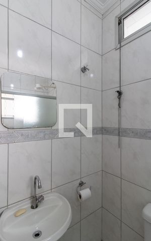 Casa à venda com 140m², 2 quartos e 4 vagas Casa à venda com 140m², 2 quartos e 4 vagasBanheiro da Suíte