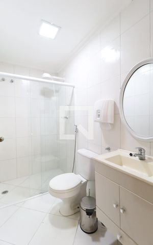 Casa de condomínio à venda com 529m², 4 quartos e 6 vagas Casa de condomínio à venda com 529m², 4 quartos e 6 vagasBanheiro Garagem