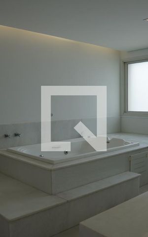 Apartamento à venda com 532m², 6 quartos e 5 vagasBanheiro da Suite 2 