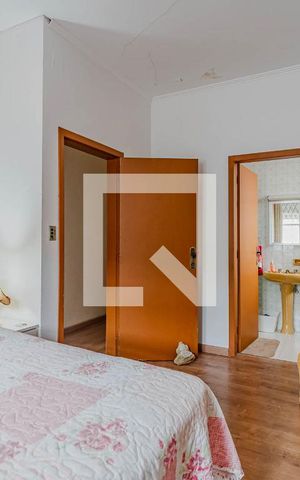Casa à venda com 250m², 4 quartos e 5 vagas Casa à venda com 250m², 4 quartos e 5 vagasQuarto 2