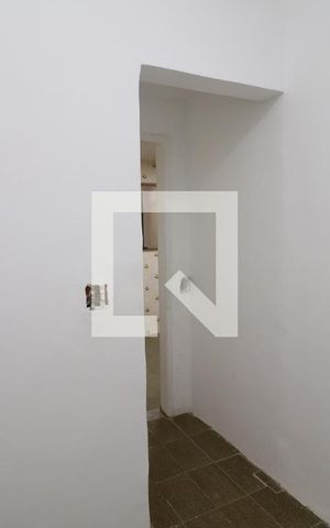 Casa de condomínio à venda com 200m², 4 quartos e 3 vagasQuarto de Serviço