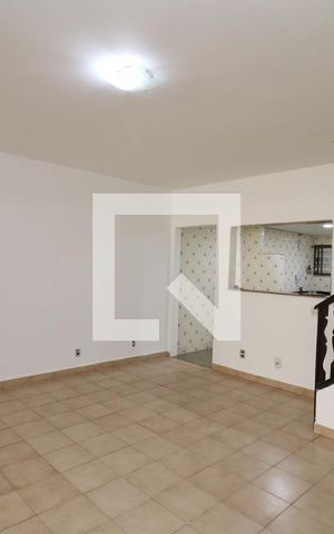 Casa de condomínio à venda com 200m², 4 quartos e 3 vagasSala