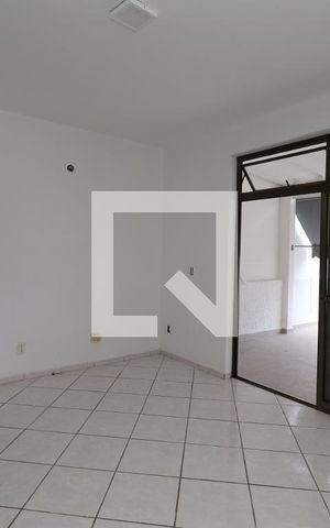 Casa de condomínio à venda com 200m², 4 quartos e 3 vagasQuarto 4
