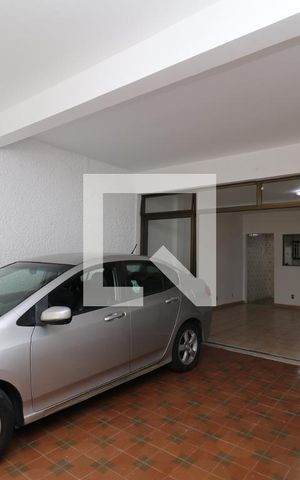 Casa de condomínio à venda com 200m², 4 quartos e 3 vagasGaragem