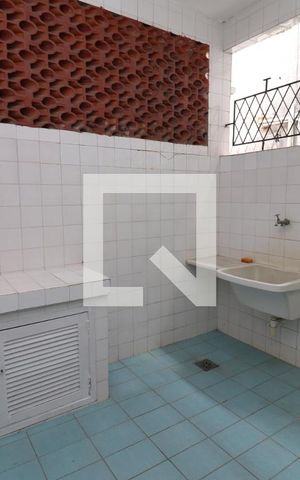Casa de condomínio à venda com 200m², 4 quartos e 3 vagasLavanderia