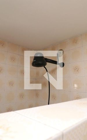 Casa de condomínio à venda com 200m², 4 quartos e 3 vagasBanheiro Social 2