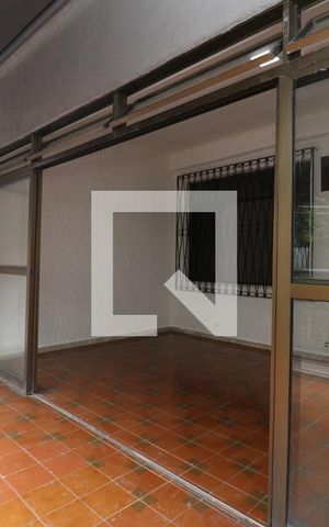 Casa de condomínio à venda com 200m², 4 quartos e 3 vagasVaranda