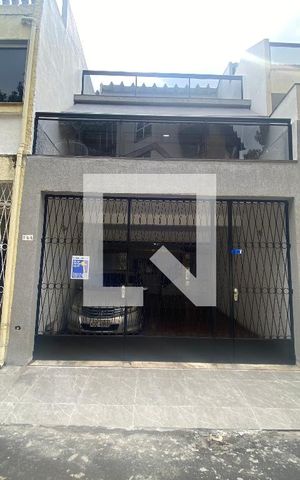 Casa de condomínio à venda com 200m², 4 quartos e 3 vagasFachada