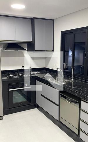 Casa de condomínio à venda com 320m², 3 quartos e 4 vagas Casa de condomínio à venda com 320m², 3 quartos e 4 vagasCozinha