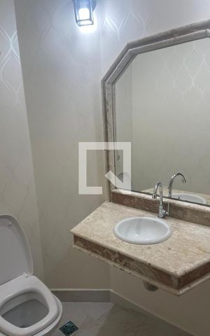 Casa de condomínio à venda com 320m², 3 quartos e 4 vagas Casa de condomínio à venda com 320m², 3 quartos e 4 vagasBanheiro