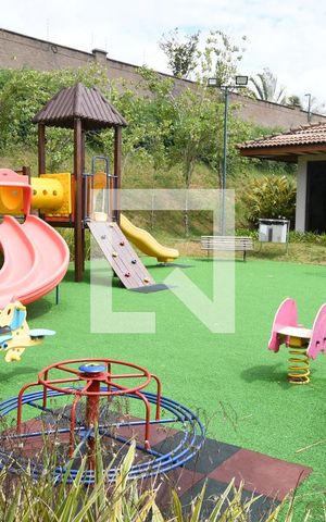 Casa de condomínio à venda com 265m², 4 quartos e 4 vagasÁrea comum - Playground