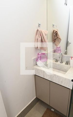 Casa de condomínio à venda com 265m², 4 quartos e 4 vagasBanheiro 1