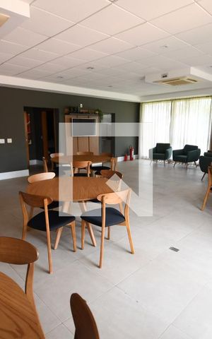 Casa de condomínio à venda com 265m², 4 quartos e 4 vagasÁrea comum - Salão de festas