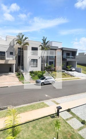 Casa de condomínio à venda com 265m², 4 quartos e 4 vagasQuarto 1 - Vista