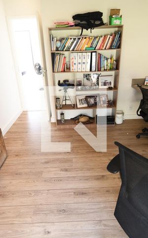Casa de condomínio à venda com 265m², 4 quartos e 4 vagasEscritório