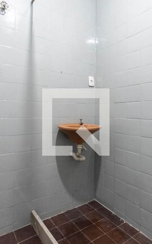 Casa para alugar com 70m², 2 quartos e 1 vagaBanheiro