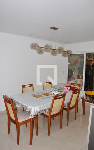Casa para alugar com 300m², 3 quartos e 2 vagas Casa para alugar com 300m², 3 quartos e 2 vagasCopa
