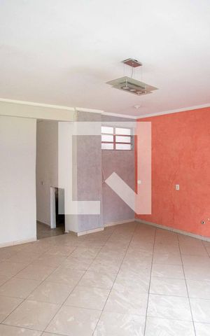 Casa à venda com 340m², 6 quartos e sem vagaSala