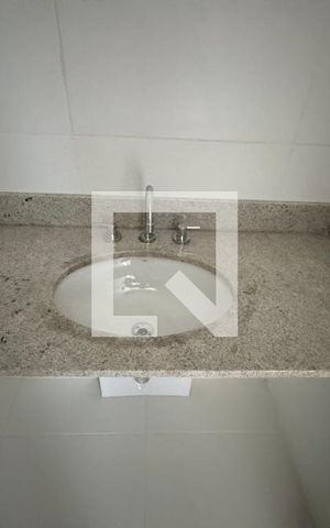 Apartamento à venda com 372m², 4 quartos e 4 vagas Apartamento à venda com 372m², 4 quartos e 4 vagasSuíte 1 - Banheiro
