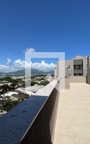 Apartamento à venda com 372m², 4 quartos e 4 vagas Apartamento à venda com 372m², 4 quartos e 4 vagasTerraço