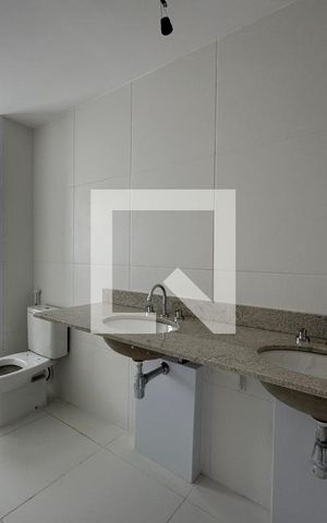 Apartamento à venda com 372m², 4 quartos e 4 vagas Apartamento à venda com 372m², 4 quartos e 4 vagasSuíte 3 - Banheiro