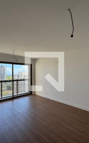 Apartamento à venda com 372m², 4 quartos e 4 vagas Apartamento à venda com 372m², 4 quartos e 4 vagasSuíte 1