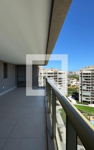 Apartamento à venda com 372m², 4 quartos e 4 vagas Apartamento à venda com 372m², 4 quartos e 4 vagasVaranda Suítes 2 e 3