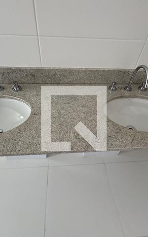 Apartamento à venda com 372m², 4 quartos e 4 vagas Apartamento à venda com 372m², 4 quartos e 4 vagasSuíte 3 - Banheiro