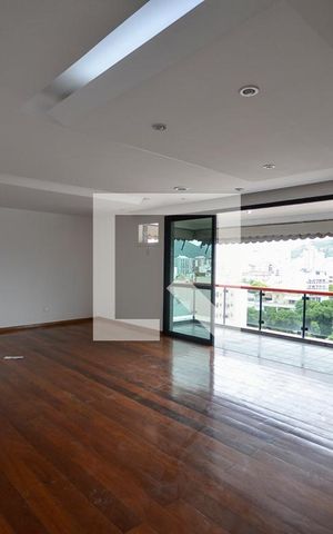 Apartamento à venda com 200m², 4 quartos e 2 vagas Apartamento à venda com 200m², 4 quartos e 2 vagasSala