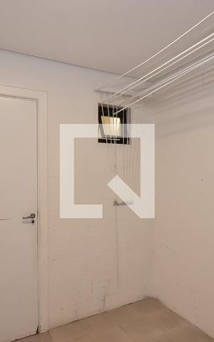 Casa de condomínio à venda com 415m², 4 quartos e 4 vagas Casa de condomínio à venda com 415m², 4 quartos e 4 vagasÁrea de Serviço