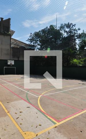 Casa de condomínio à venda com 415m², 4 quartos e 4 vagas Casa de condomínio à venda com 415m², 4 quartos e 4 vagasQuadra