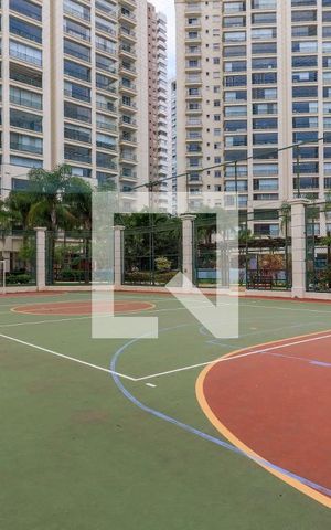 Apartamento à venda com 204m², 4 quartos e 4 vagas Apartamento à venda com 204m², 4 quartos e 4 vagasÁrea Comum - Quadra Poliesportiva