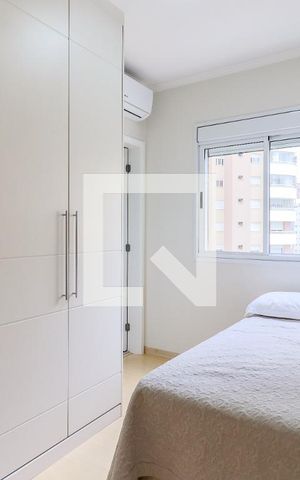 Apartamento à venda com 204m², 4 quartos e 4 vagas Apartamento à venda com 204m², 4 quartos e 4 vagasSuíte 2