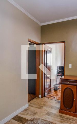 Casa à venda com 256m², 4 quartos e 1 vaga Casa à venda com 256m², 4 quartos e 1 vagaSala