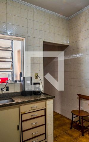 Casa à venda com 256m², 4 quartos e 1 vaga Casa à venda com 256m², 4 quartos e 1 vagaCozinha