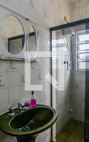 Casa à venda com 256m², 4 quartos e 1 vaga Casa à venda com 256m², 4 quartos e 1 vagaBanheiro Social